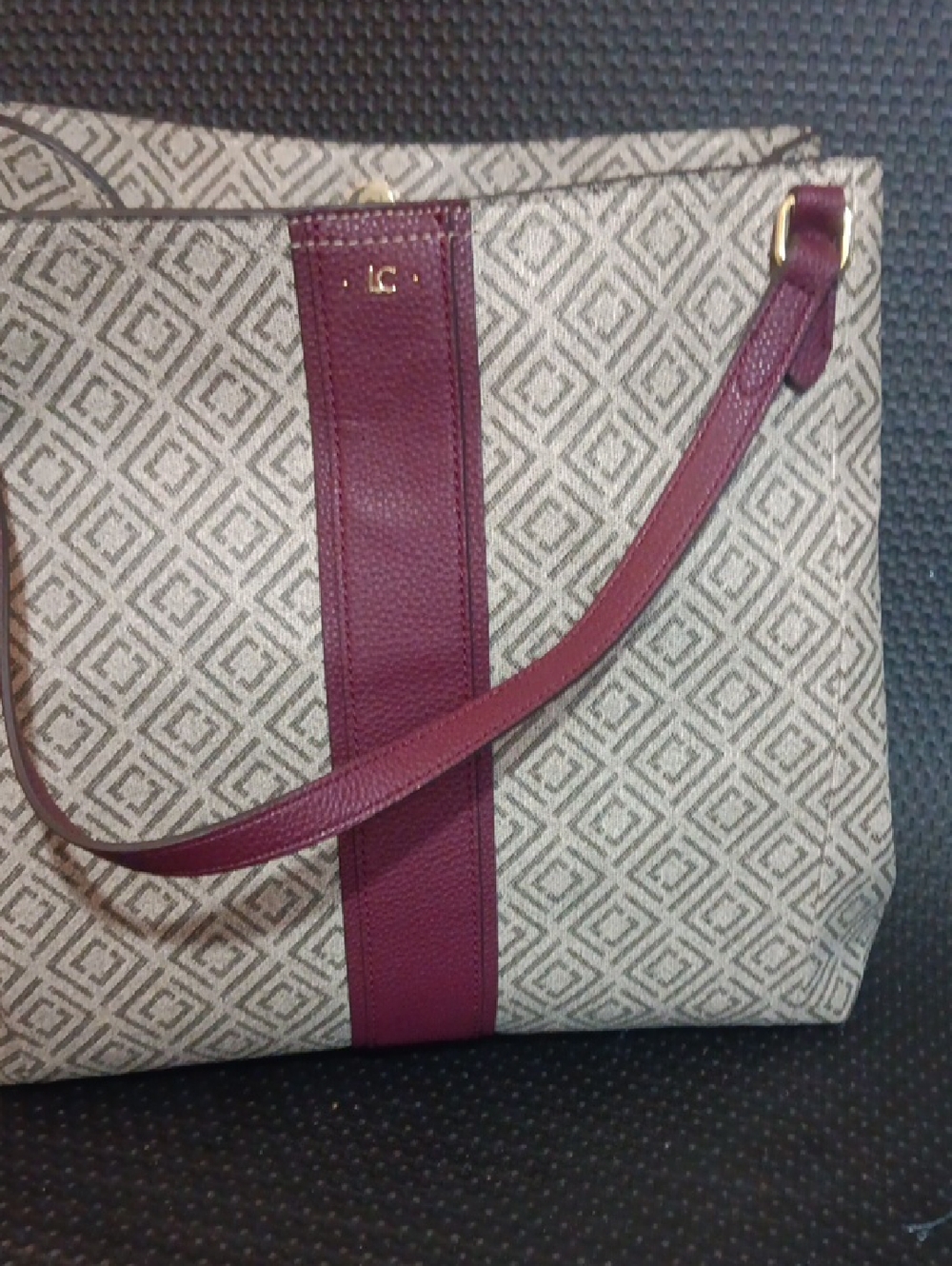 Liz Claiborne Cream Geometric Tote with Burgundy Trim